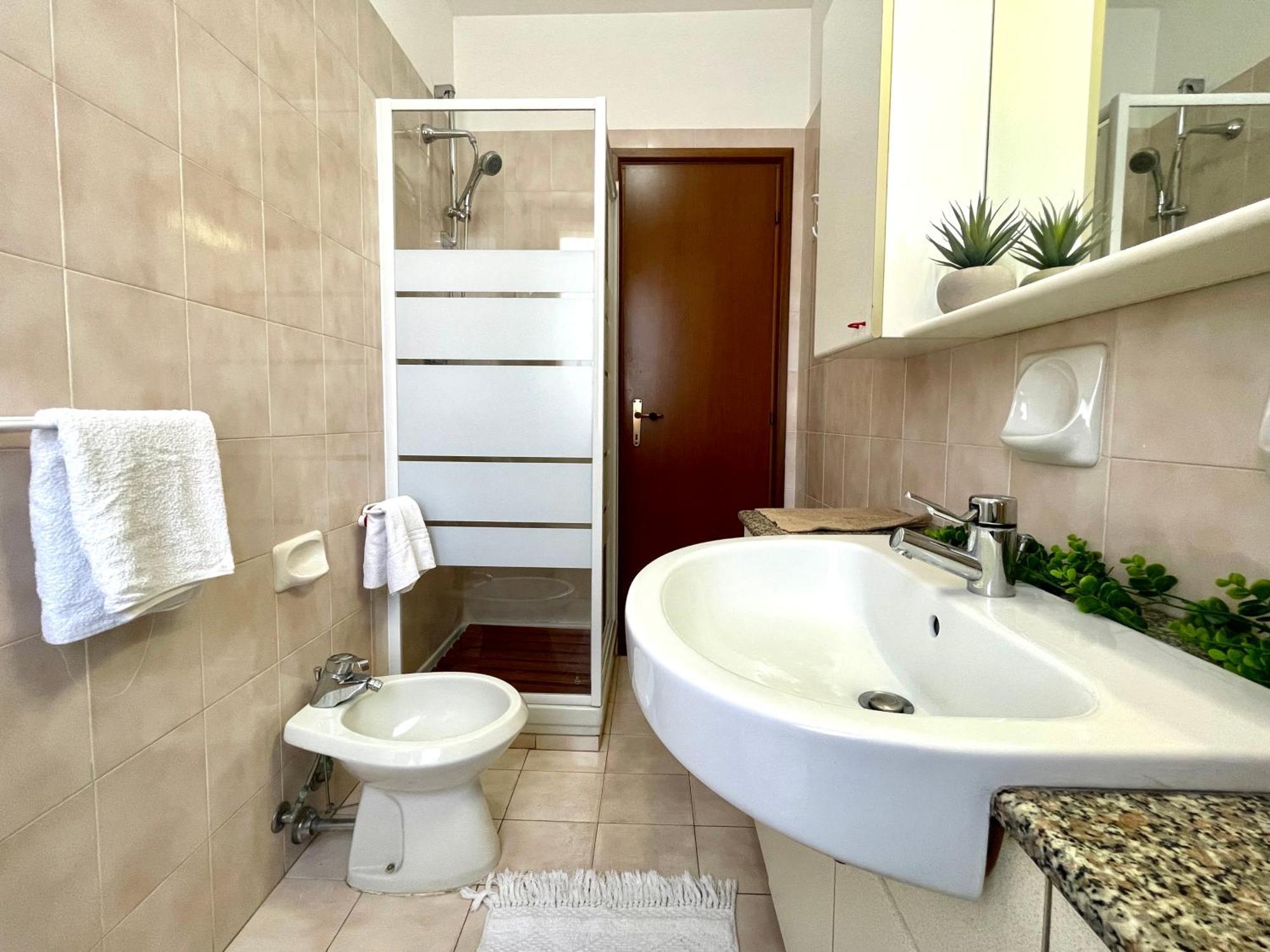 2 Locali A 600 Mt Dal Mare - Free Parking Apartment Ceriale Bagian luar foto